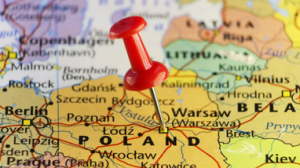 Що зміниться з 1 листопада: хто з українців зможе жити безкоштовно в Польщі