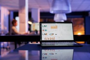 Які компанії найчастіше відкривали українці в 2025 році — дослідження YC. Market