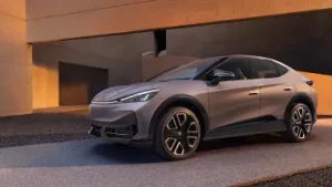 ТОП-10 найпопулярніших нових легковиків жовтня: бестселери місяця (інфографіка)