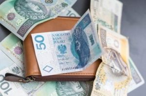 У Польщі з 2026 року зростуть пенсії: що відомо